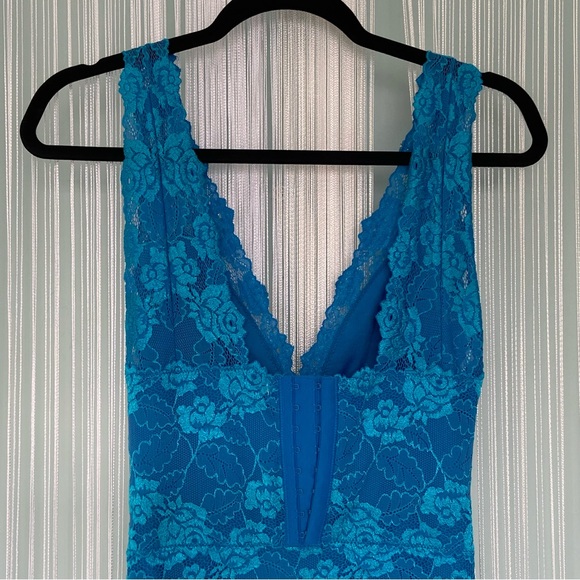 Marciano Beaded Lace Dress NWOT - Picture 5 of 17